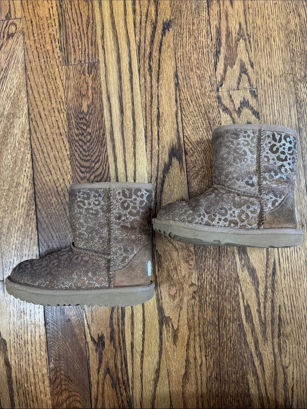 UGG Girl's Classic II Metallic Glitter Leopard Suede Boots, Baby/Toddler SZ 10